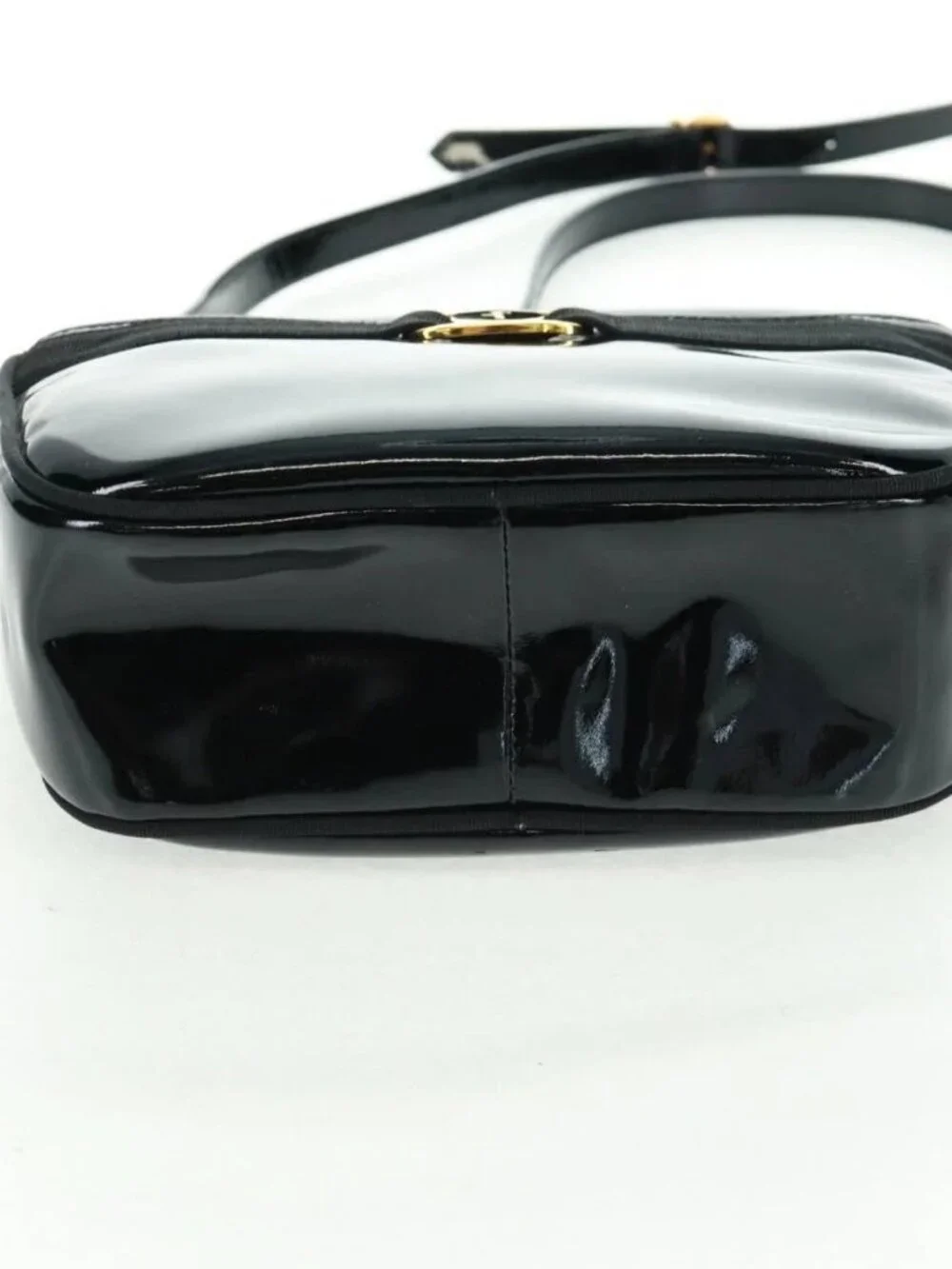 Salvatore Ferragamo Shoulder Bag Patent leather Black Gold Auth ka1226